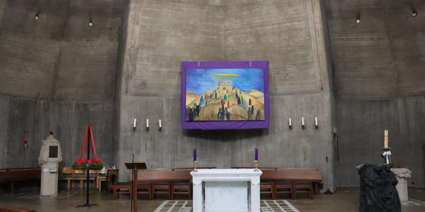 selbstgestaltetes Altarbild im Altarraum der Kirche Hl.Ewalde