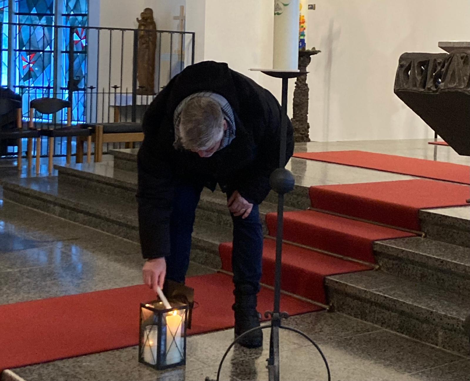 Entzündung der Südhöhenkerze in St. Christophorus