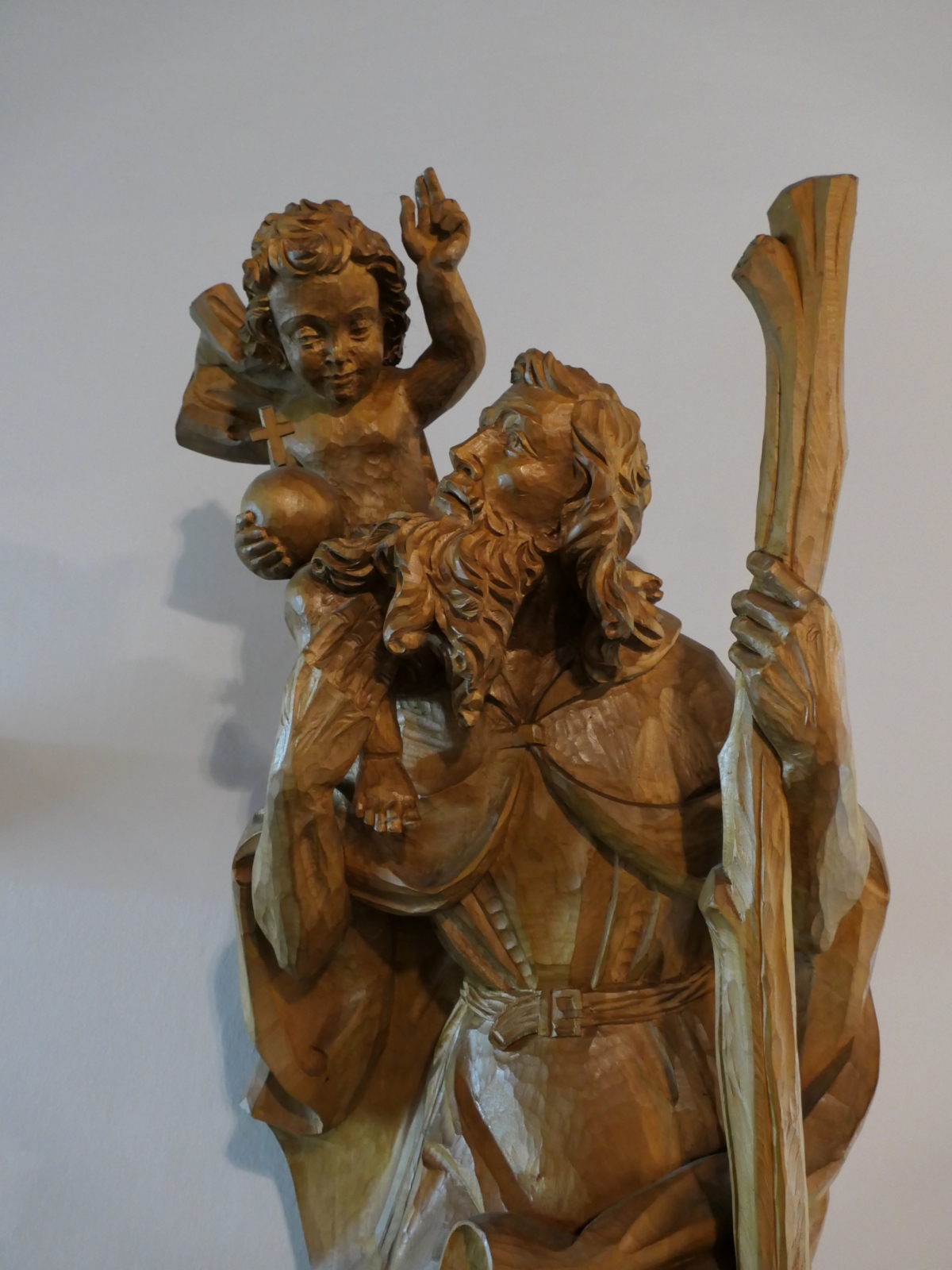 Christophorusfigur unter der Orgelbühne