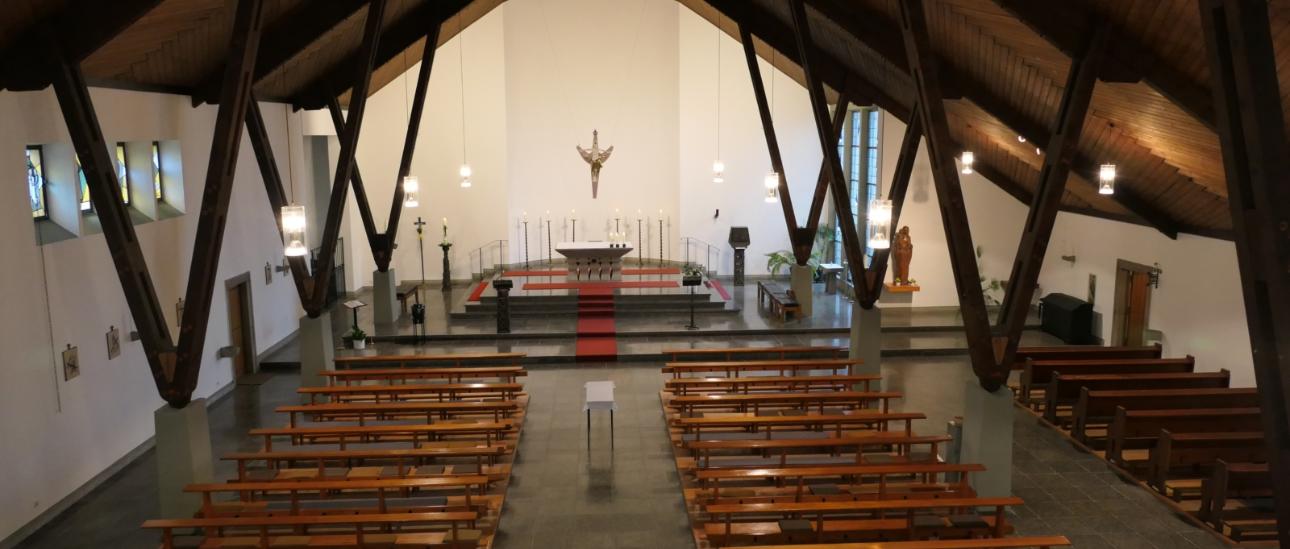 Blick in die Kirche
